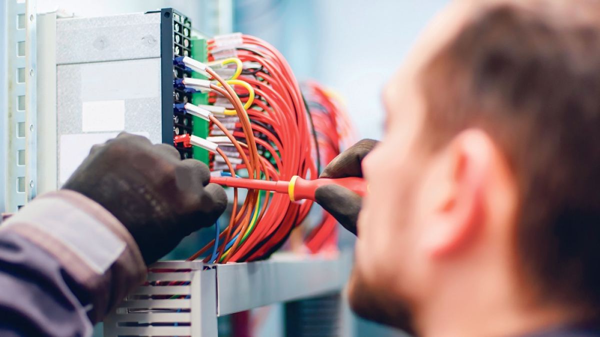 bauen-und-wohnen-mallorca-elka-elektrotechni-shutterstock_1082270918