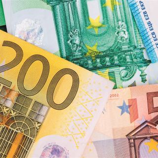 Euribor sinkt vierten Monat in Folge: Auswirkungen auf Hypotheken